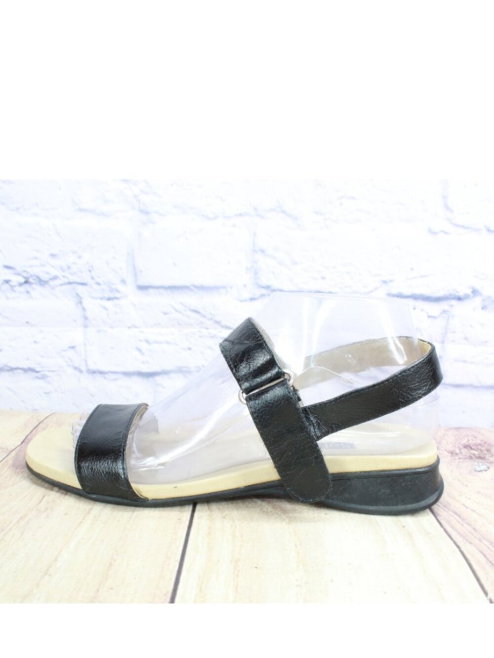 Soft kicks Strappy Sandal Black Leather Ankle Comfort Shoes Casual Size US 8